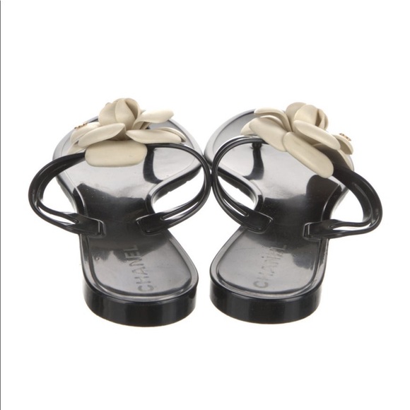 CHANEL Interlocking CC Logo Rubber Slides - Picture 4 of 5